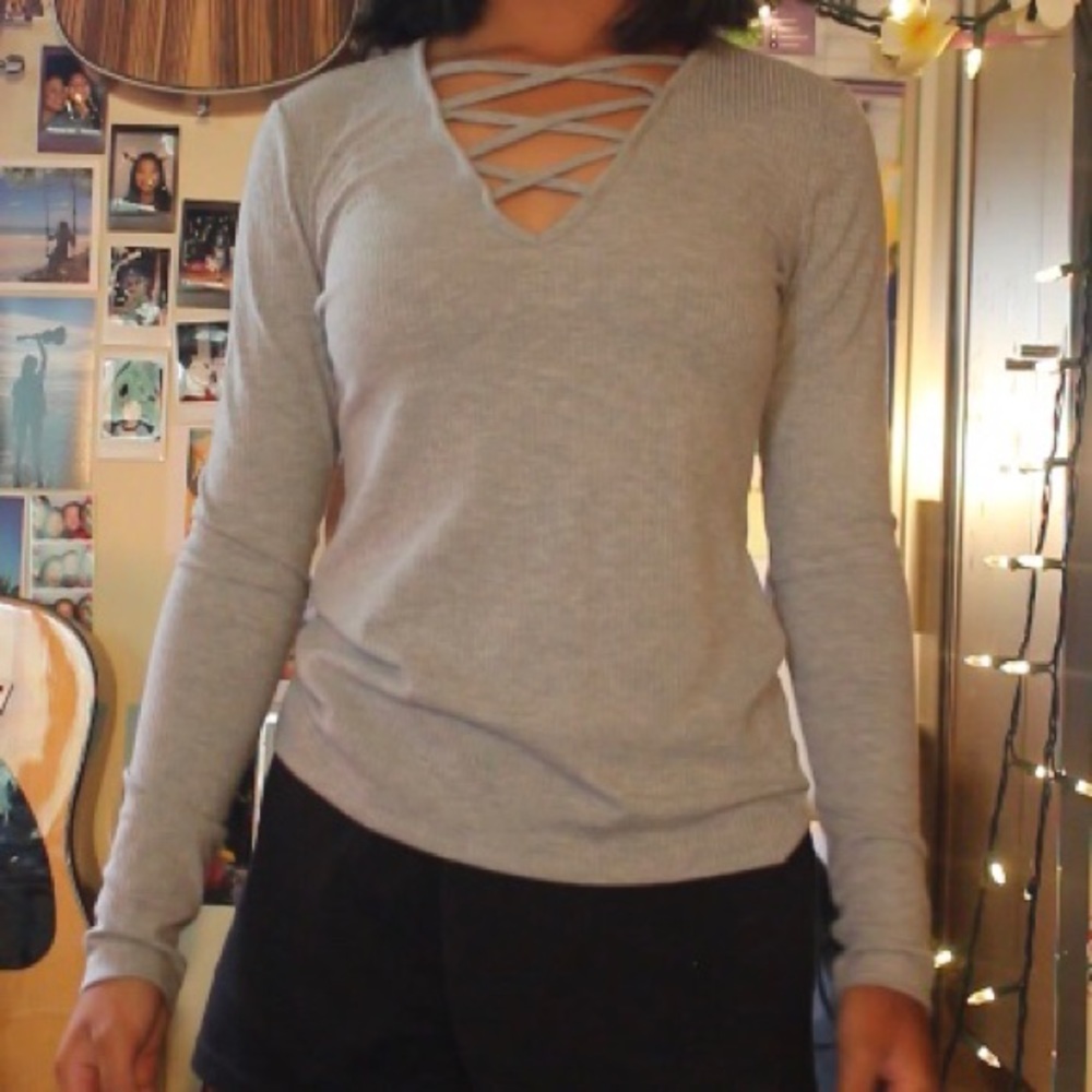 Mossimo Gray V Neck Long Sleeve